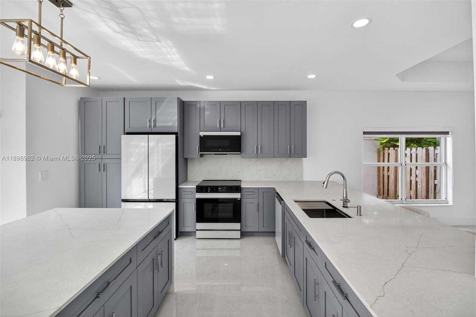 Small Image of 11244 NORTH WEST 58TH TER, Doral Number 9