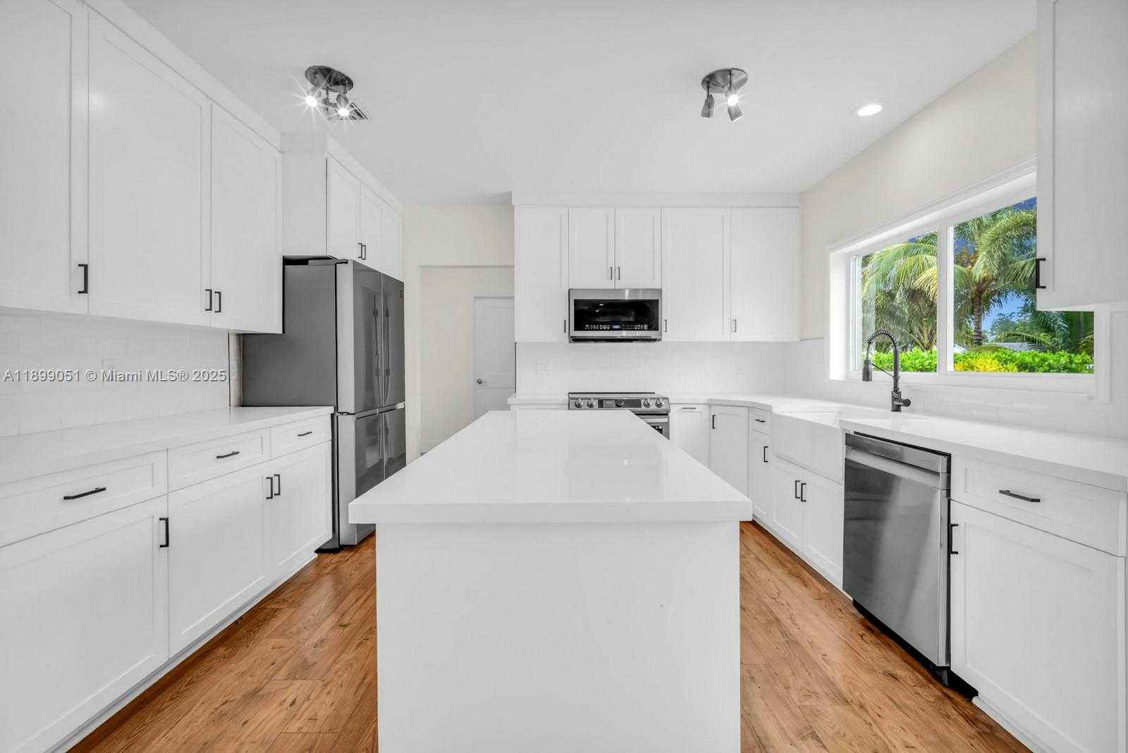 Small Image of 10045 GROVE LN, Cooper City Number 15