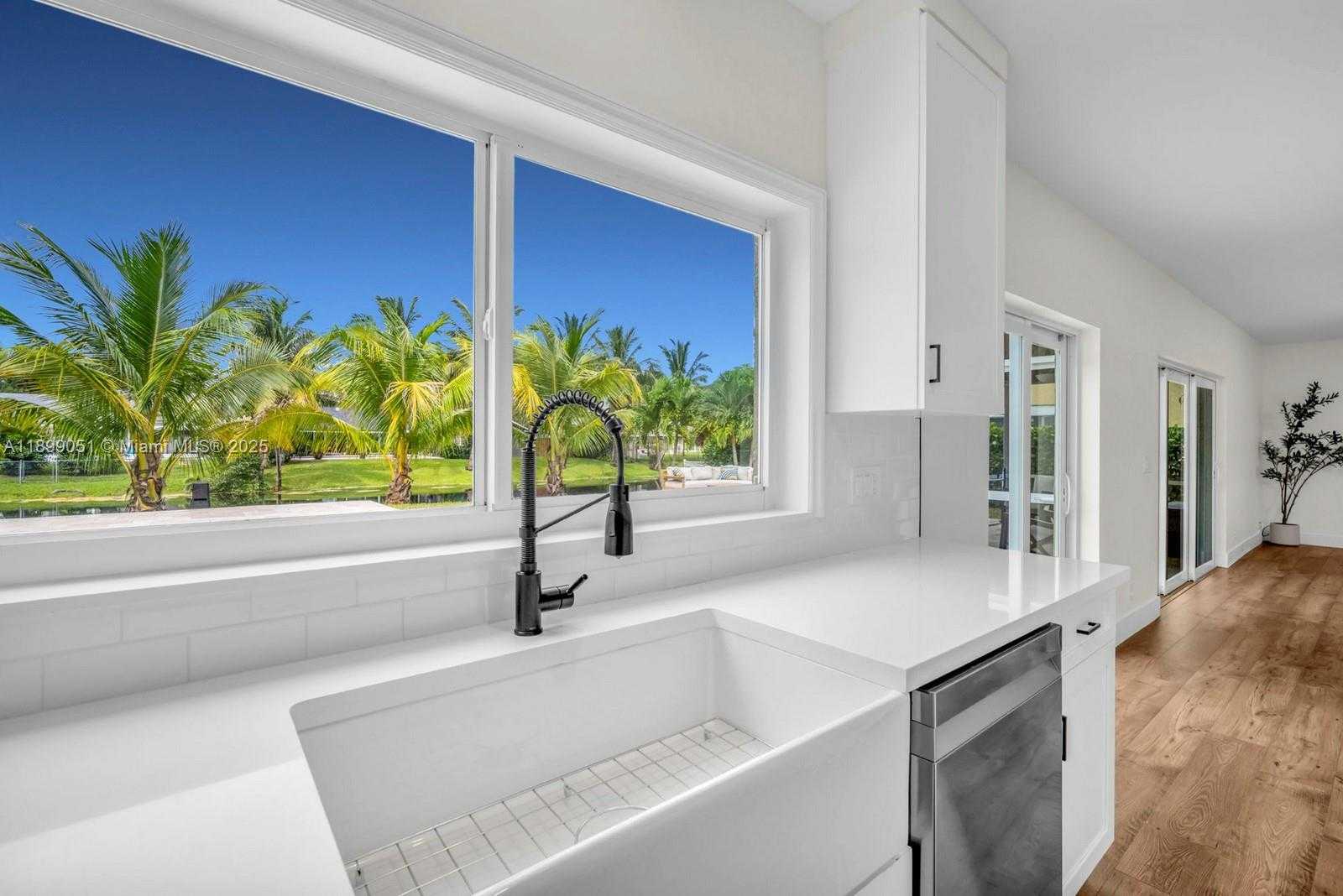 Small Image of 10045 GROVE LN, Cooper City Number 17