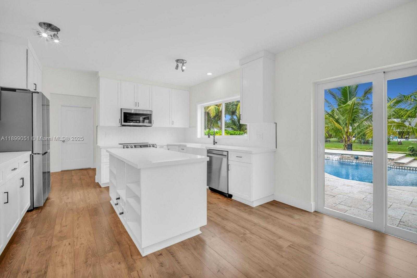 Small Image of 10045 GROVE LN, Cooper City Number 18