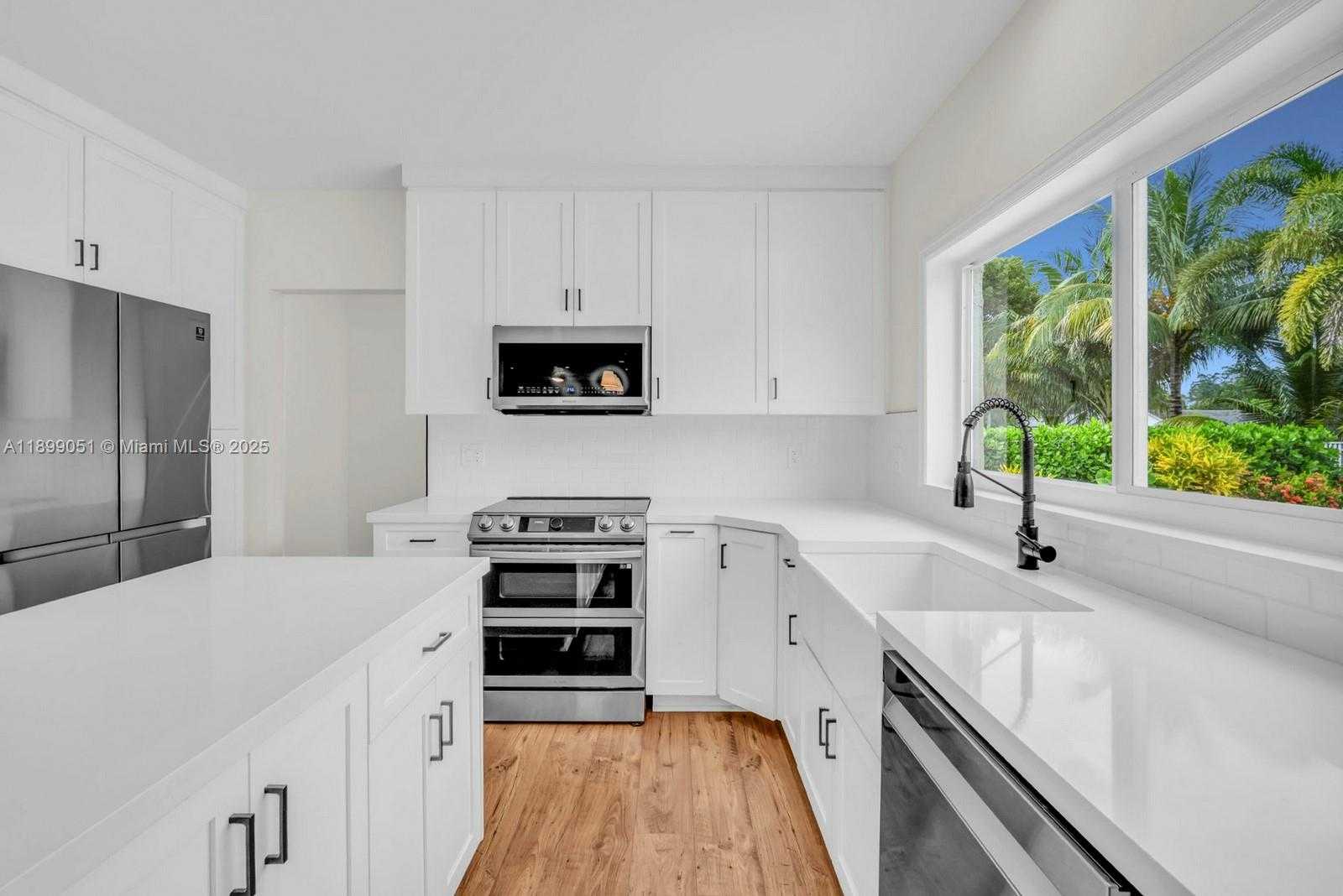 Small Image of 10045 GROVE LN, Cooper City Number 19