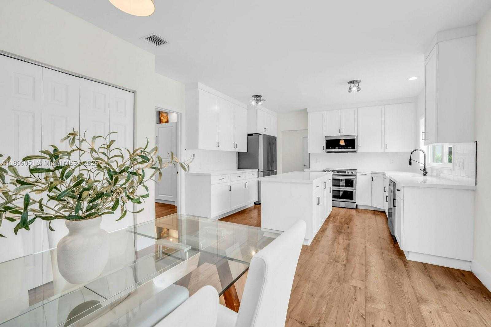Small Image of 10045 GROVE LN, Cooper City Number 20