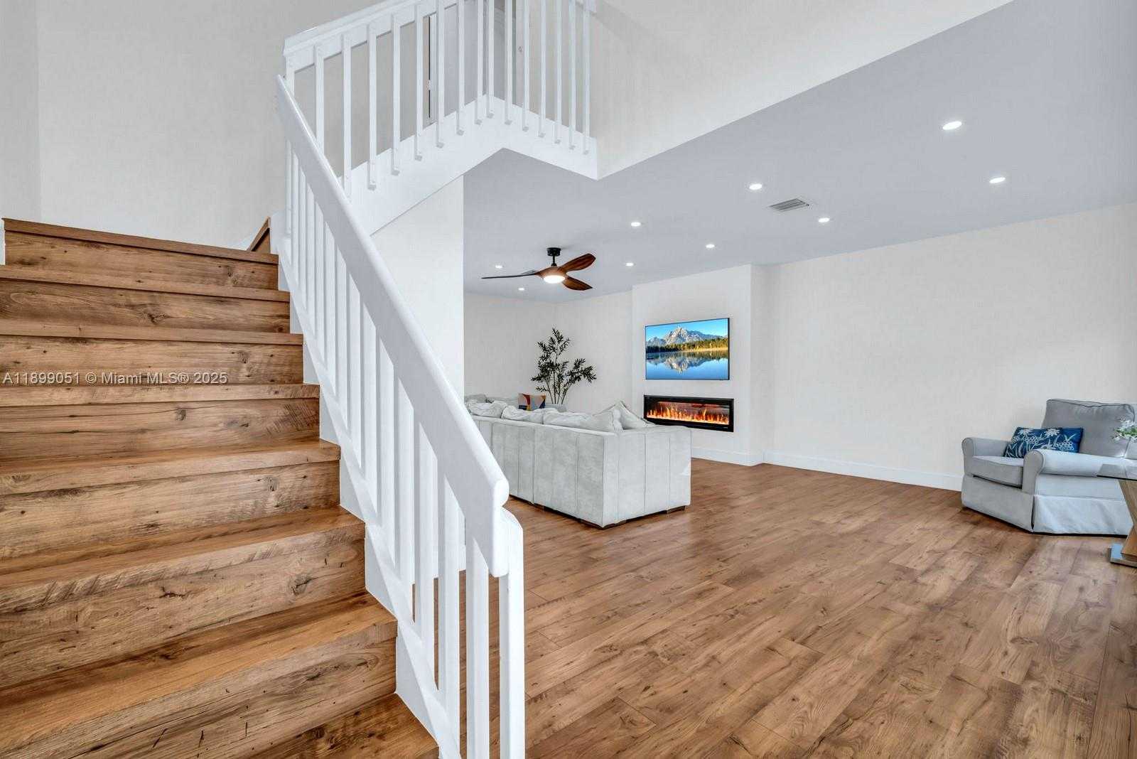 Small Image of 10045 GROVE LN, Cooper City Number 25