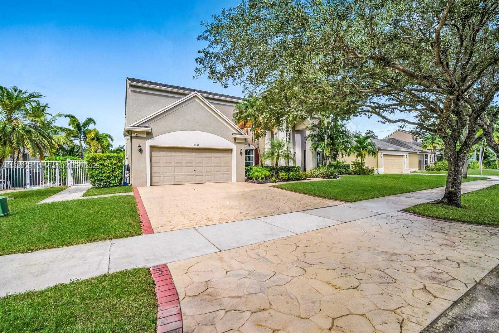 Small Image of 10045 GROVE LN, Cooper City Number 3