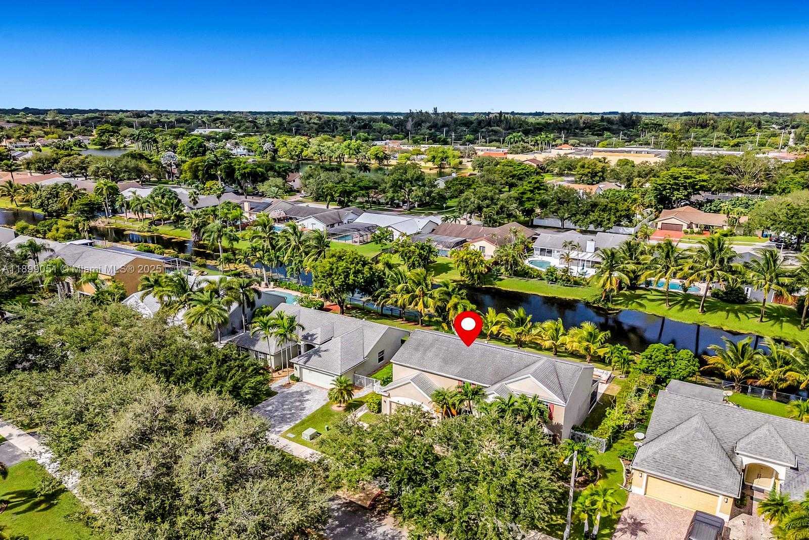 Small Image of 10045 GROVE LN, Cooper City Number 4