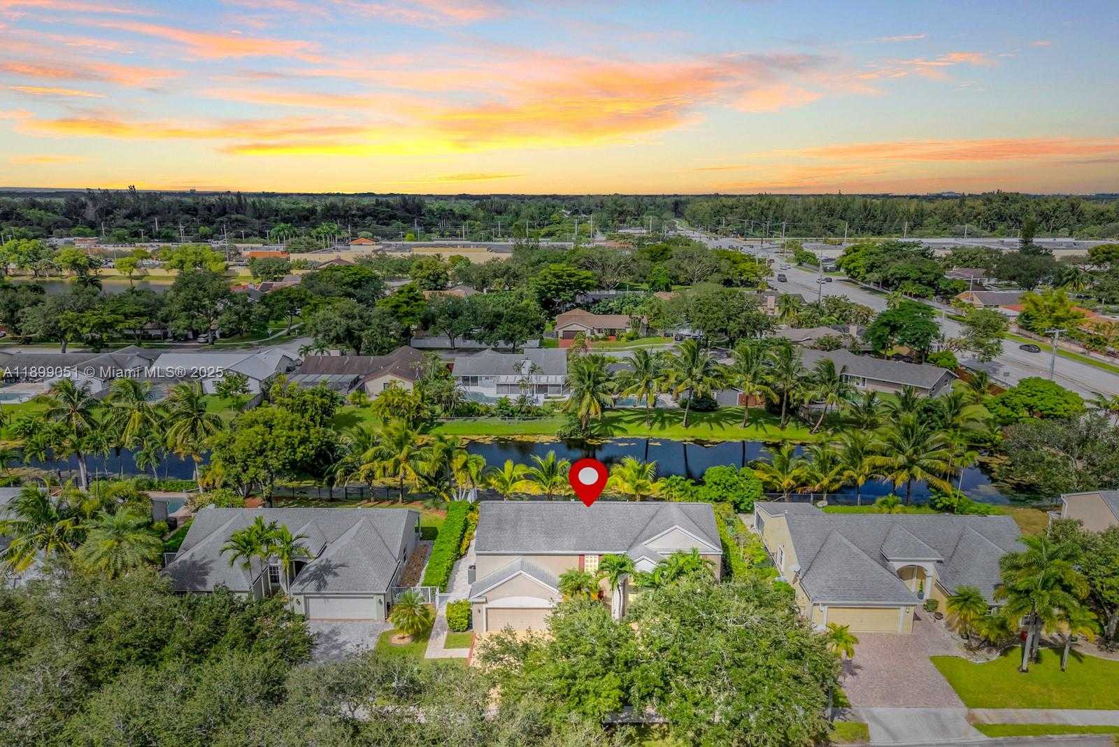 Small Image of 10045 GROVE LN, Cooper City Number 5