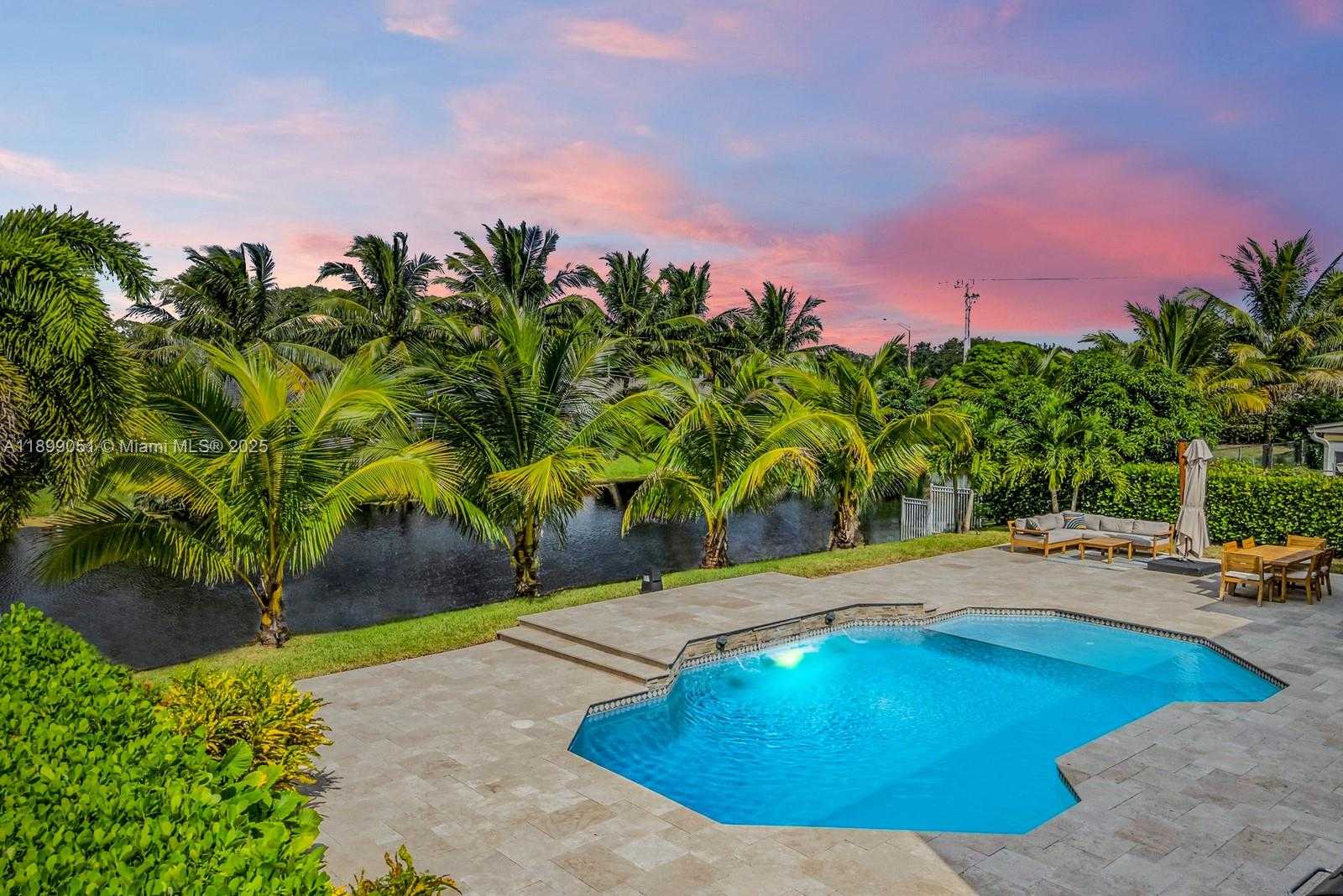Small Image of 10045 GROVE LN, Cooper City Number 50