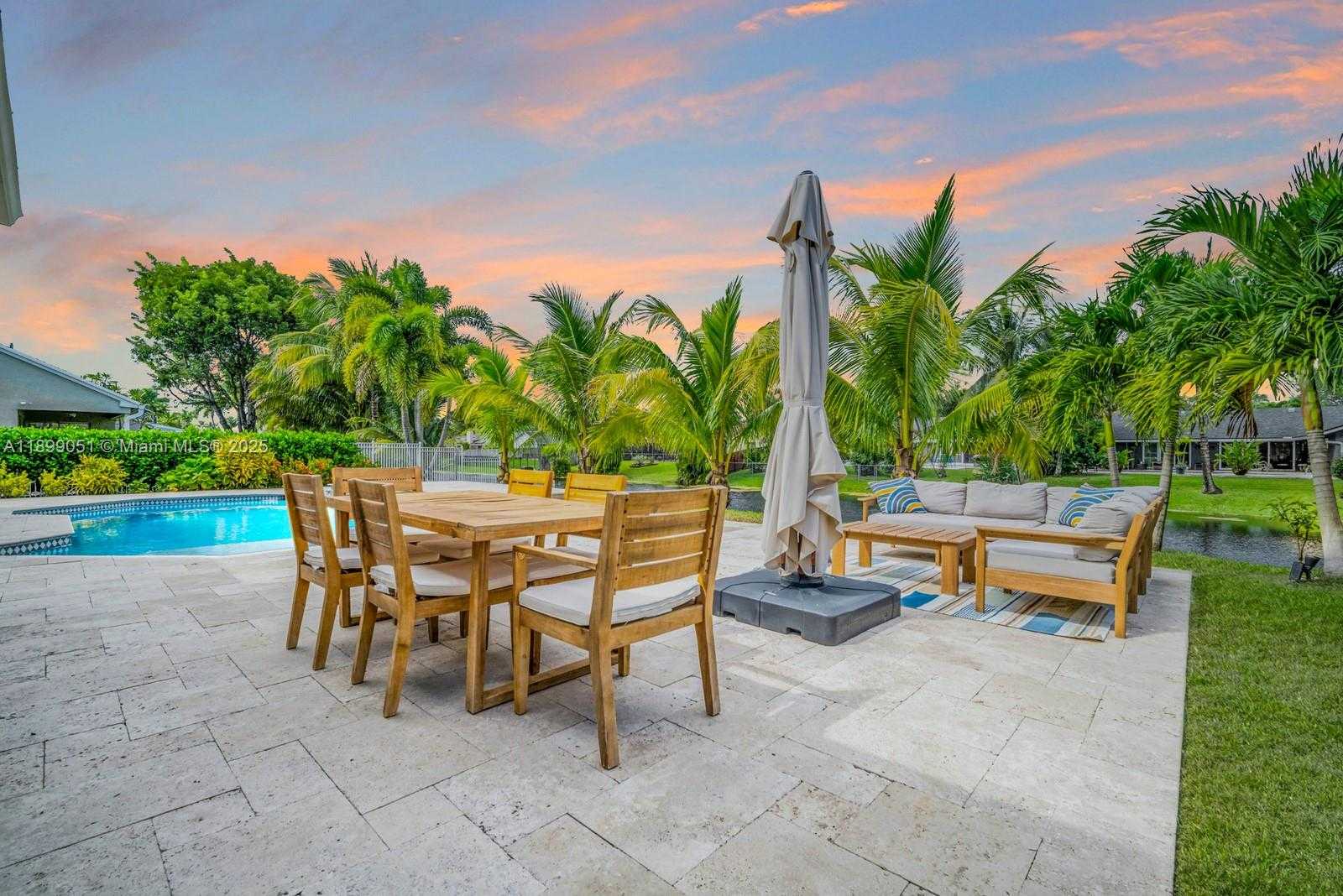Small Image of 10045 GROVE LN, Cooper City Number 53