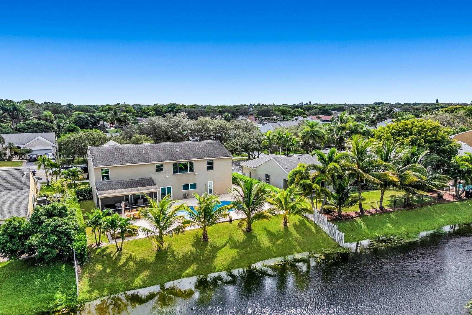 Small Image of 10045 GROVE LN, Cooper City Number 61