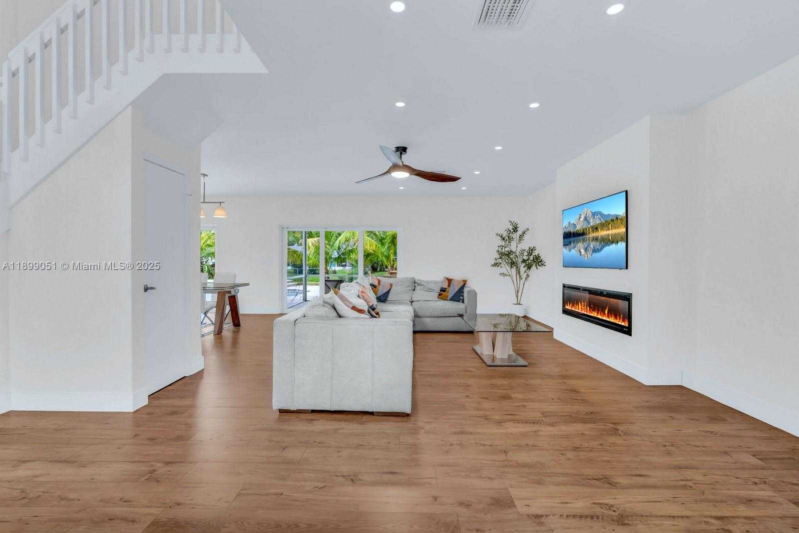 Small Image of 10045 GROVE LN, Cooper City Number 9