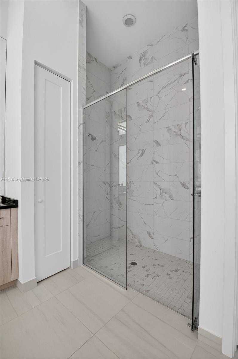 Small Image of 8317 ESSEX COUNTRY CLUB DR, Boca Raton Number 15