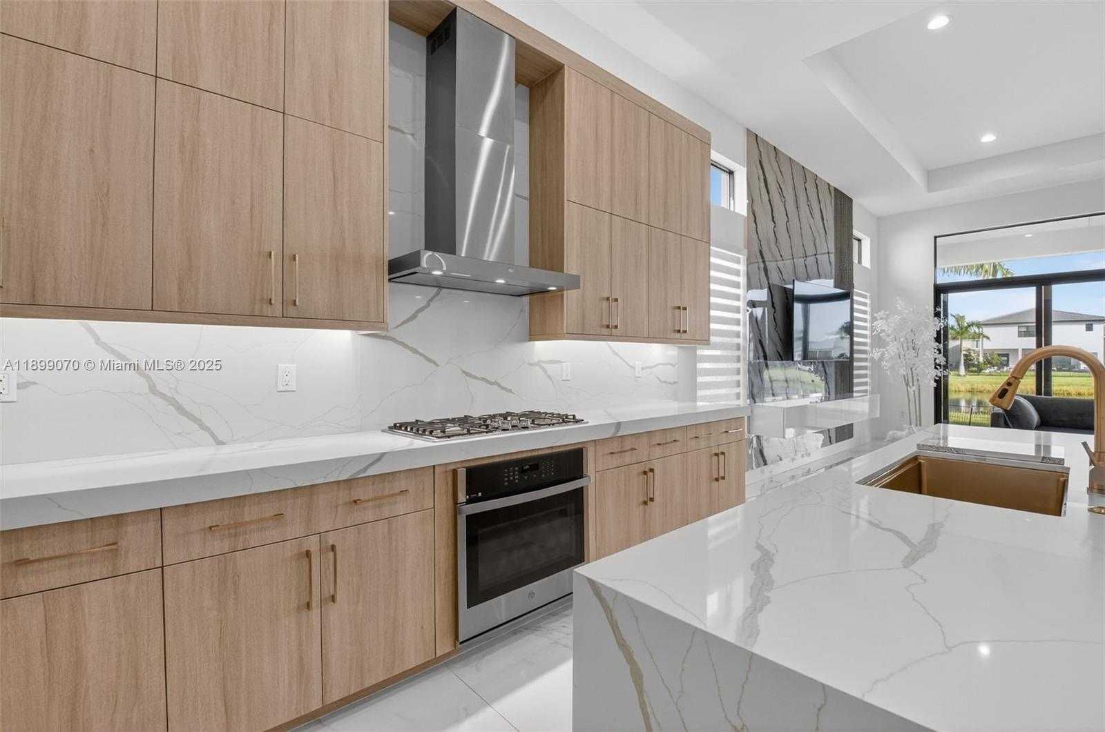 Small Image of 8317 ESSEX COUNTRY CLUB DR, Boca Raton Number 23