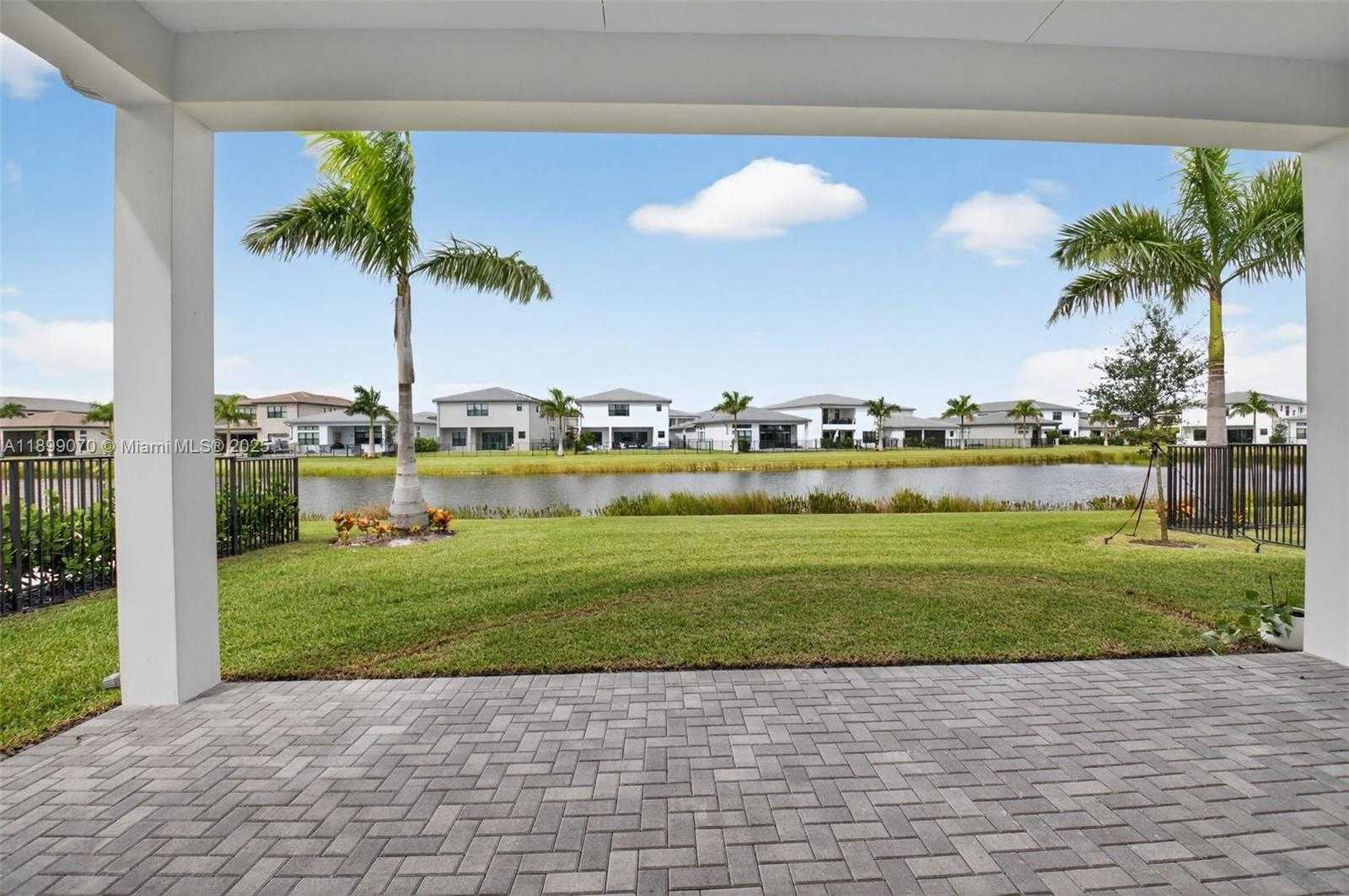 Small Image of 8317 ESSEX COUNTRY CLUB DR, Boca Raton Number 43