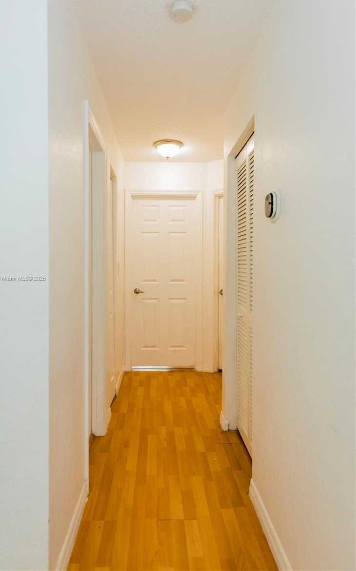 Small Image of Weston Number 64