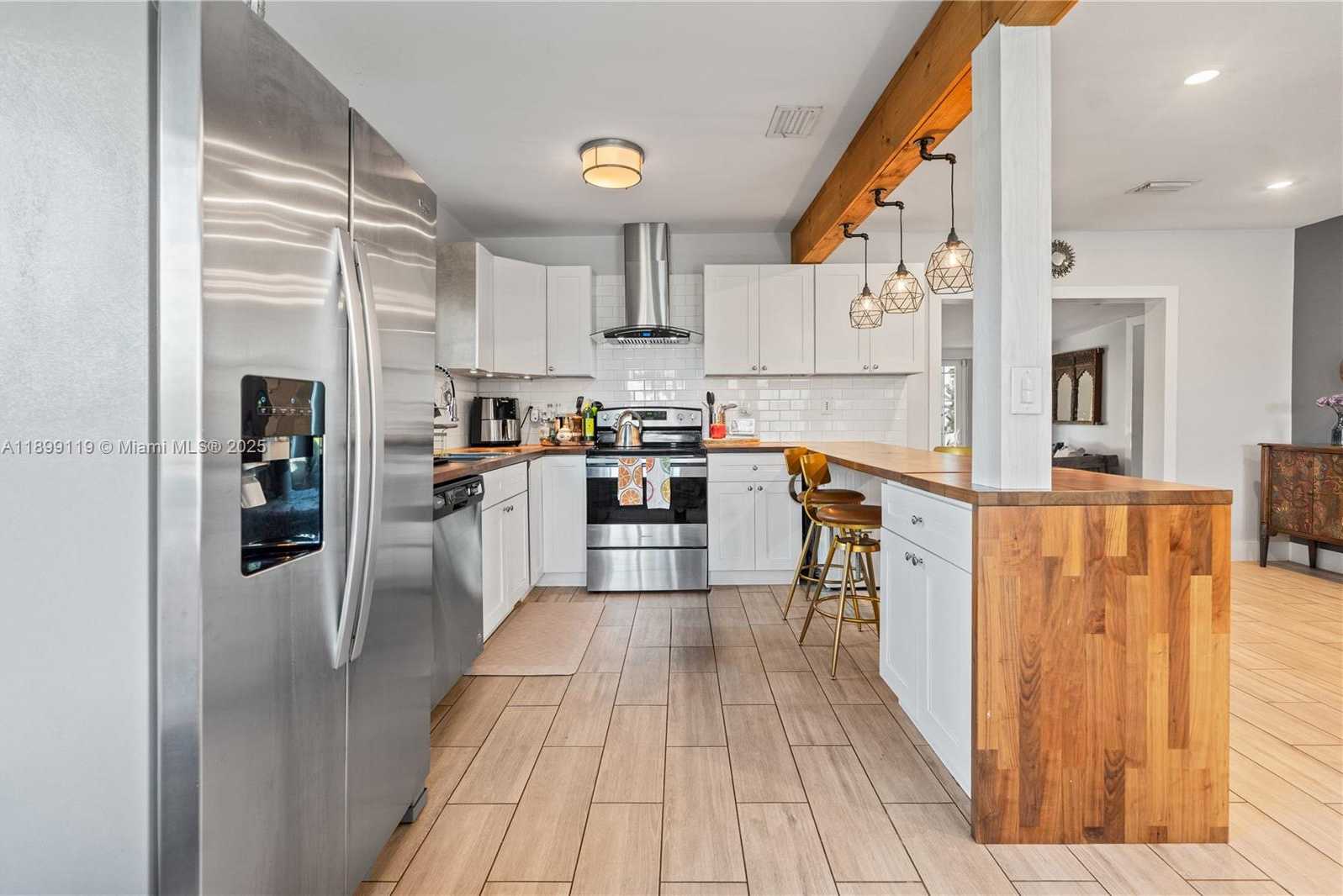 Small Image of 2447 WILSON ST, Hollywood Number 10