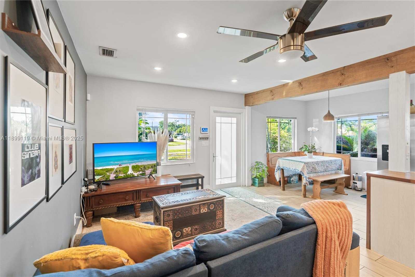 Small Image of 2447 WILSON ST, Hollywood Number 13