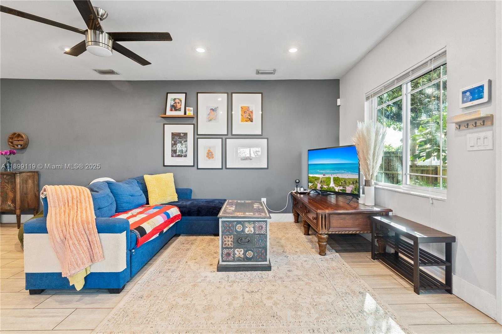 Small Image of 2447 WILSON ST, Hollywood Number 14