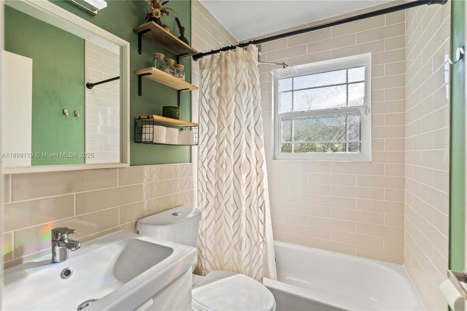 Small Image of 2447 WILSON ST, Hollywood Number 18