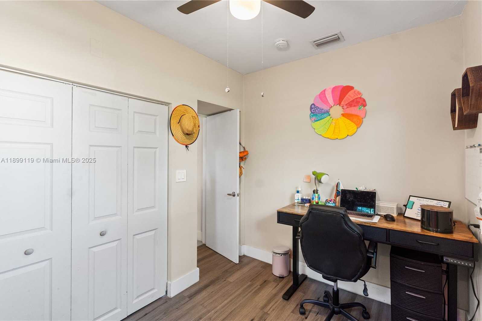 Small Image of 2447 WILSON ST, Hollywood Number 22