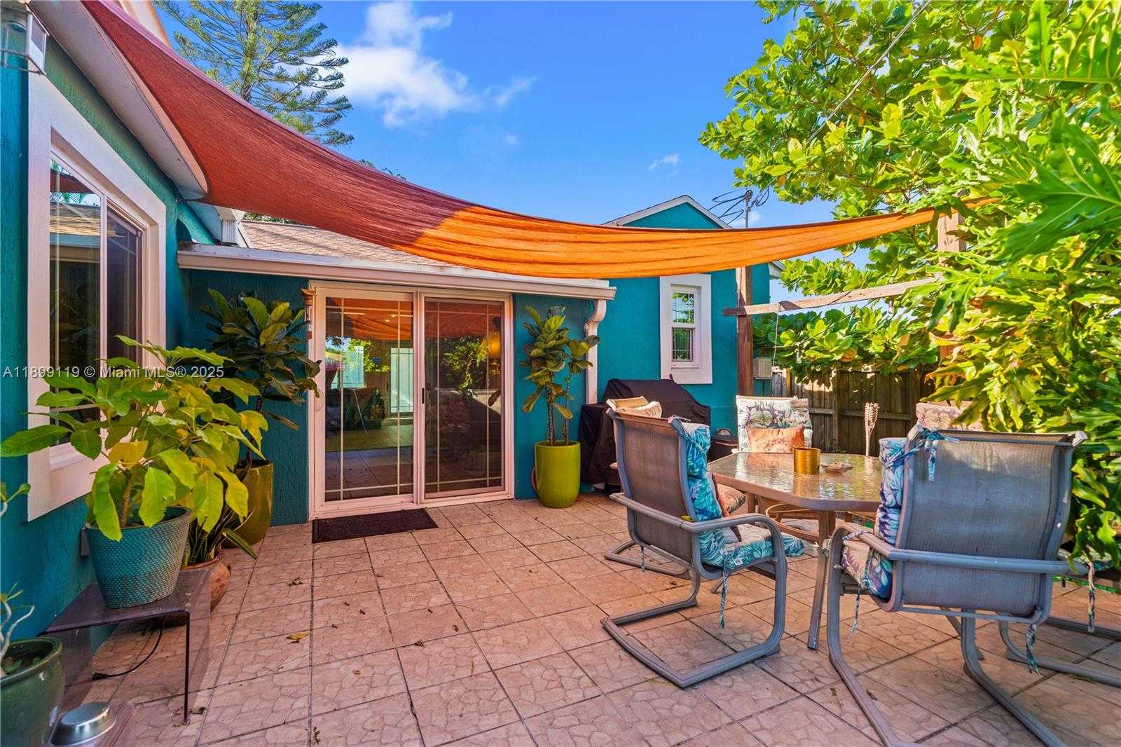 Small Image of 2447 WILSON ST, Hollywood Number 32