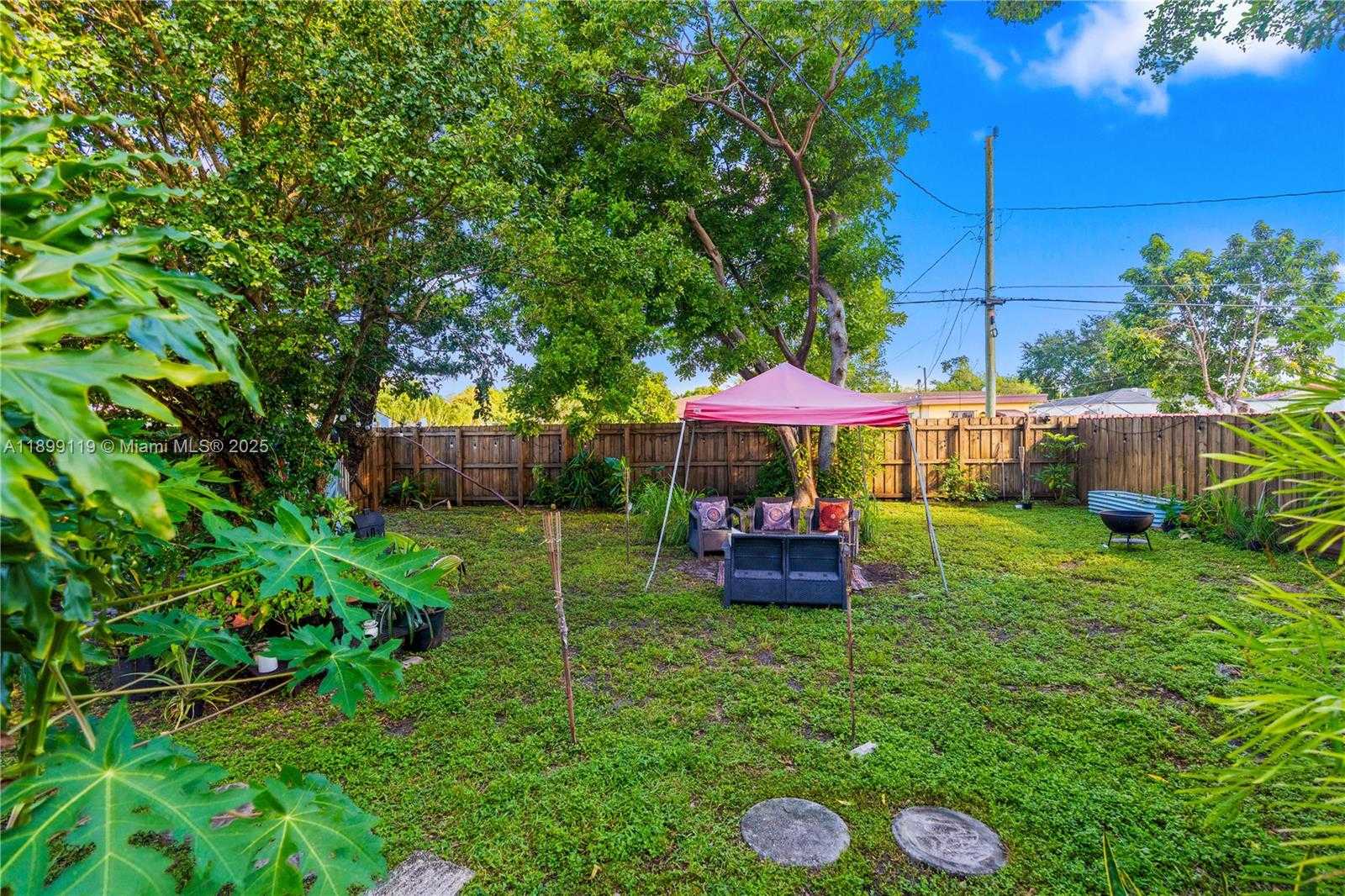 Small Image of 2447 WILSON ST, Hollywood Number 34