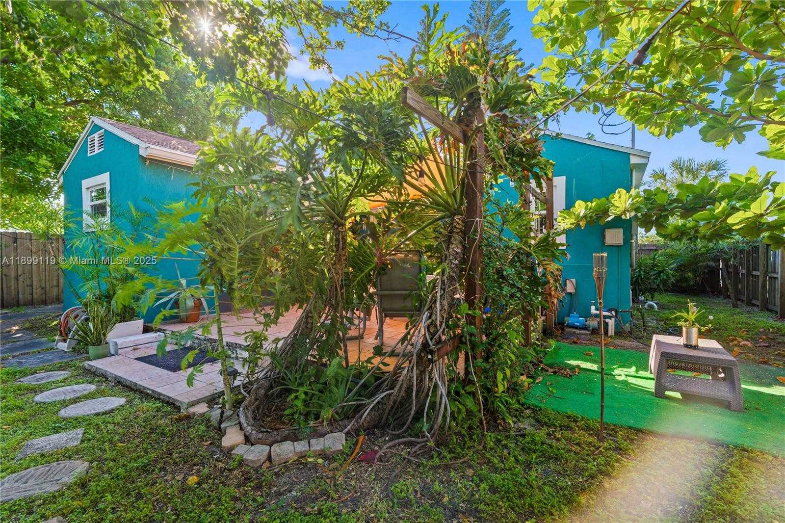 Small Image of 2447 WILSON ST, Hollywood Number 37