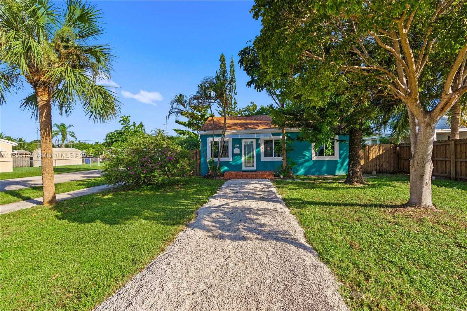 Small Image of 2447 WILSON ST, Hollywood Number 40