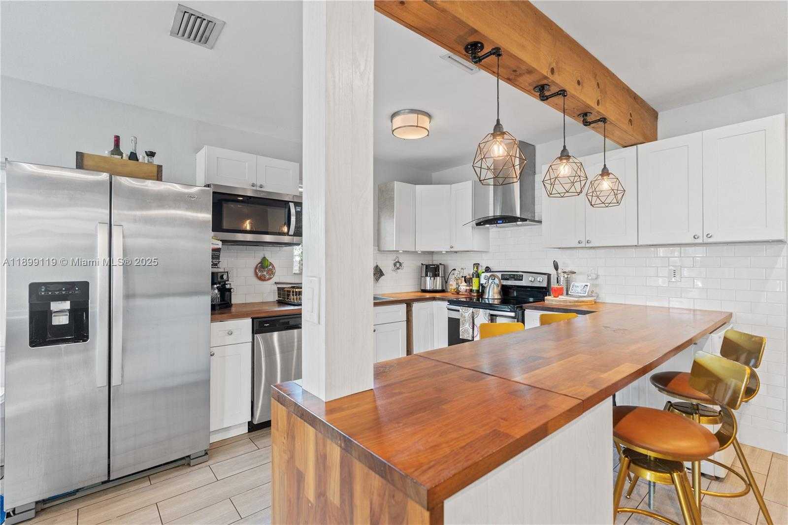 Small Image of 2447 WILSON ST, Hollywood Number 8