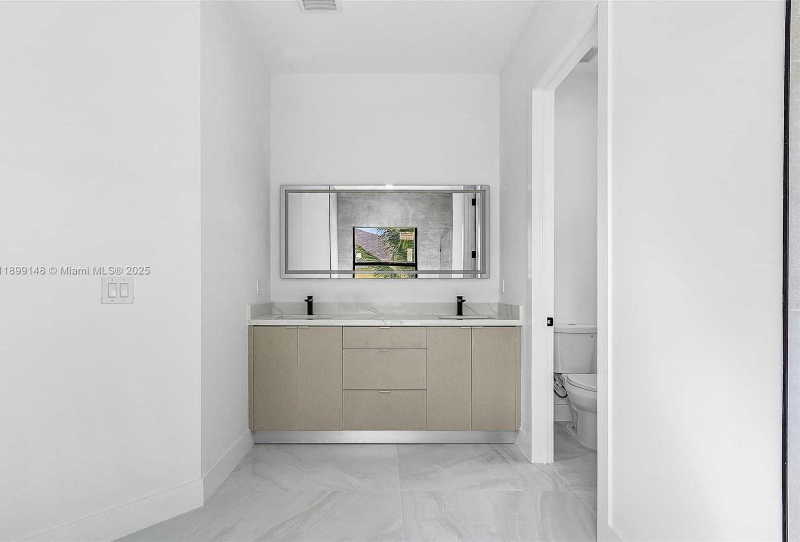 Small Image of 4113 36TH LN, Cape Coral Number 15