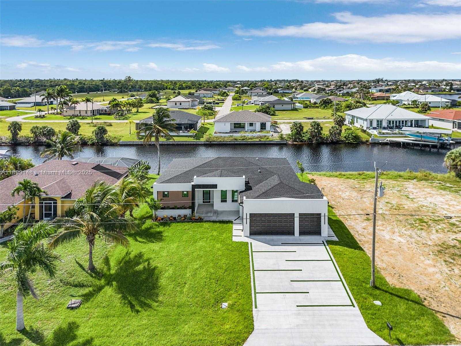 Small Image of 4113 36TH LN, Cape Coral Number 22