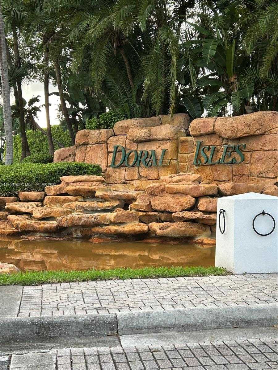 Small Image of 5926 NORTH WEST 110TH CT, Doral Number 1