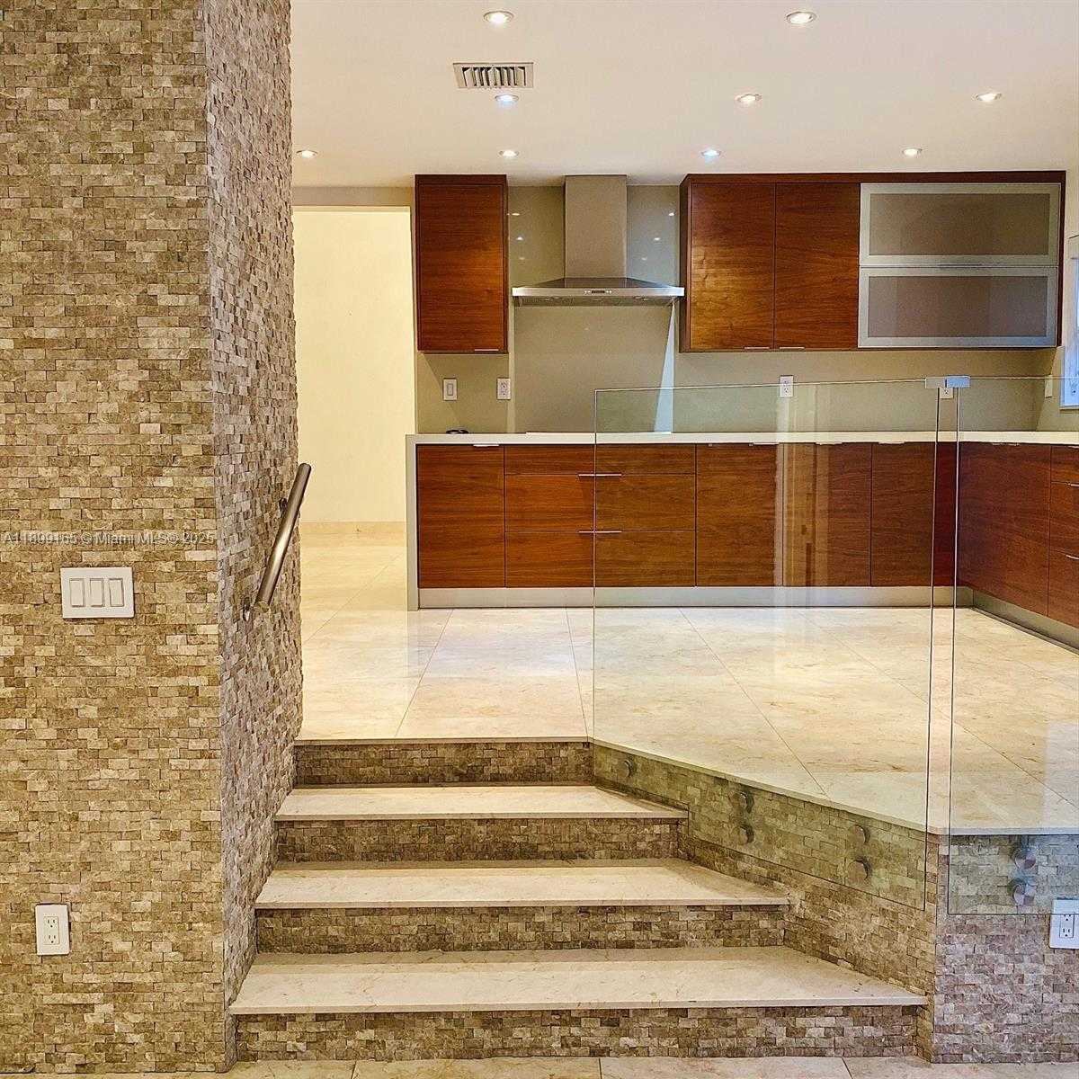 Small Image of 5926 NORTH WEST 110TH CT, Doral Number 10