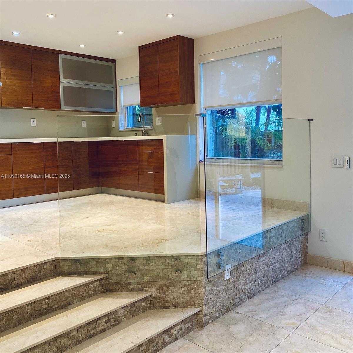 Small Image of 5926 NORTH WEST 110TH CT, Doral Number 11