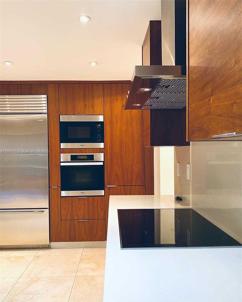 Small Image of 5926 NORTH WEST 110TH CT, Doral Number 13