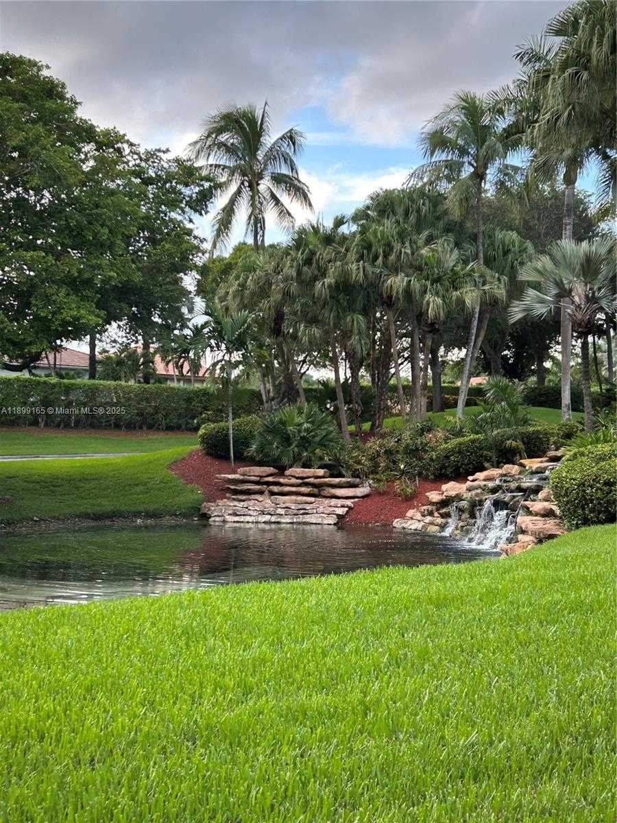 Small Image of 5926 NORTH WEST 110TH CT, Doral Number 2