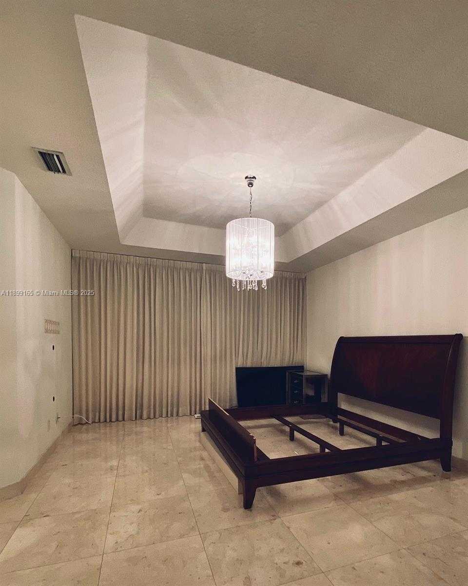 Small Image of 5926 NORTH WEST 110TH CT, Doral Number 21