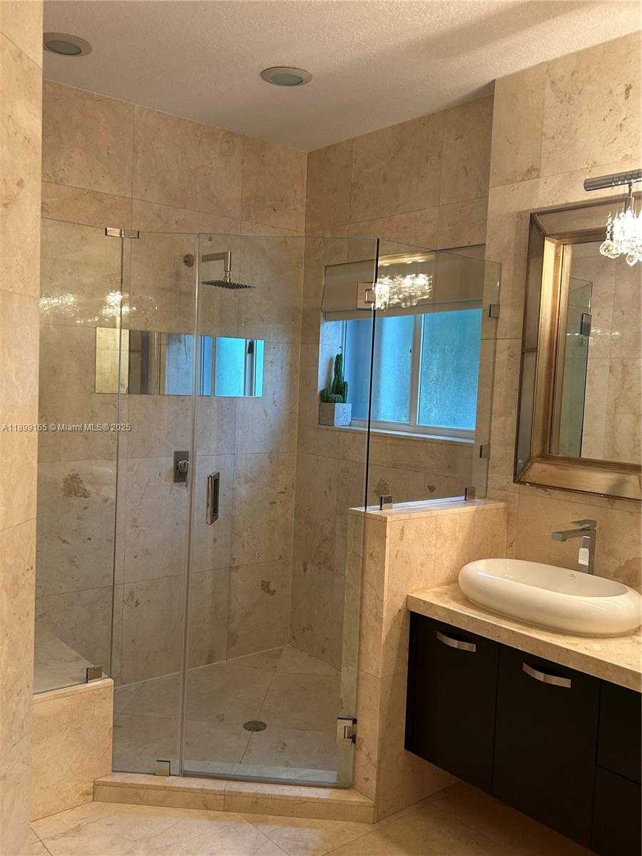 Small Image of 5926 NORTH WEST 110TH CT, Doral Number 26