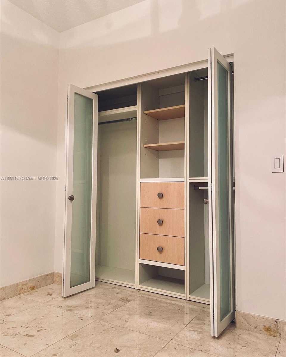 Small Image of 5926 NORTH WEST 110TH CT, Doral Number 30