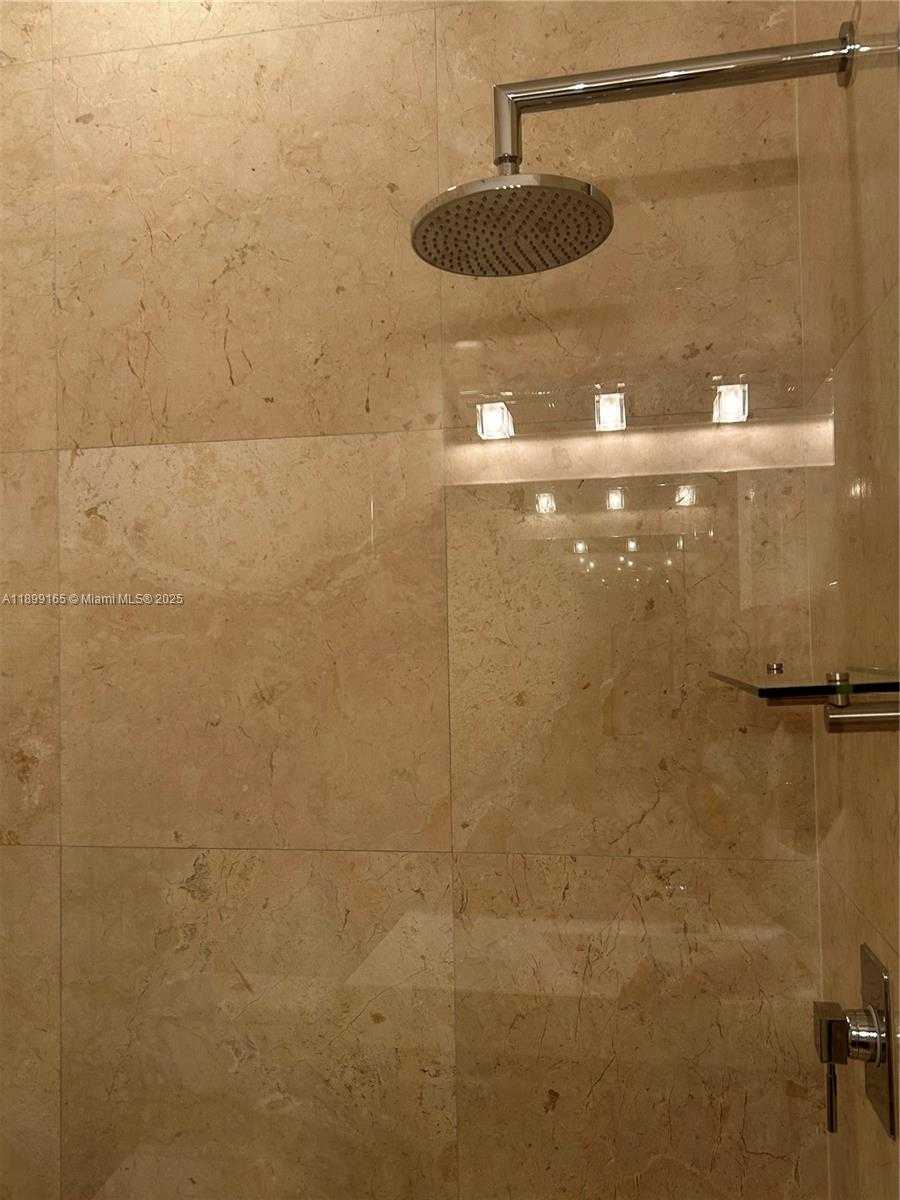 Small Image of 5926 NORTH WEST 110TH CT, Doral Number 33