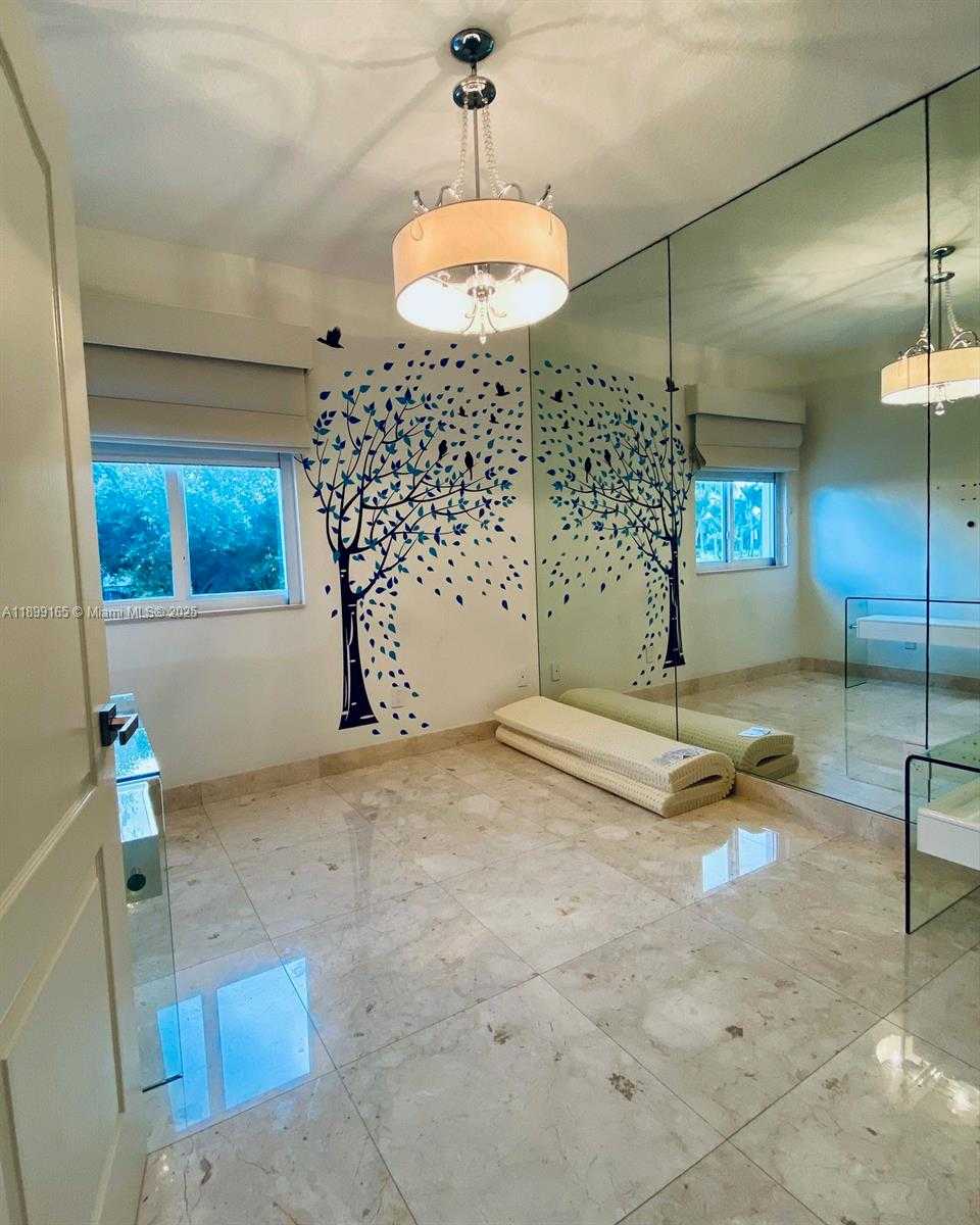 Small Image of 5926 NORTH WEST 110TH CT, Doral Number 34