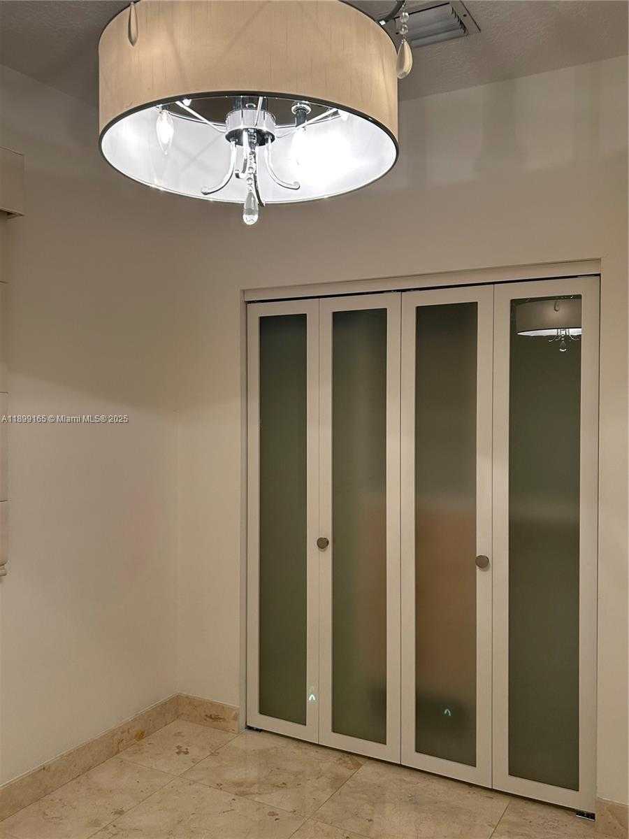 Small Image of 5926 NORTH WEST 110TH CT, Doral Number 36