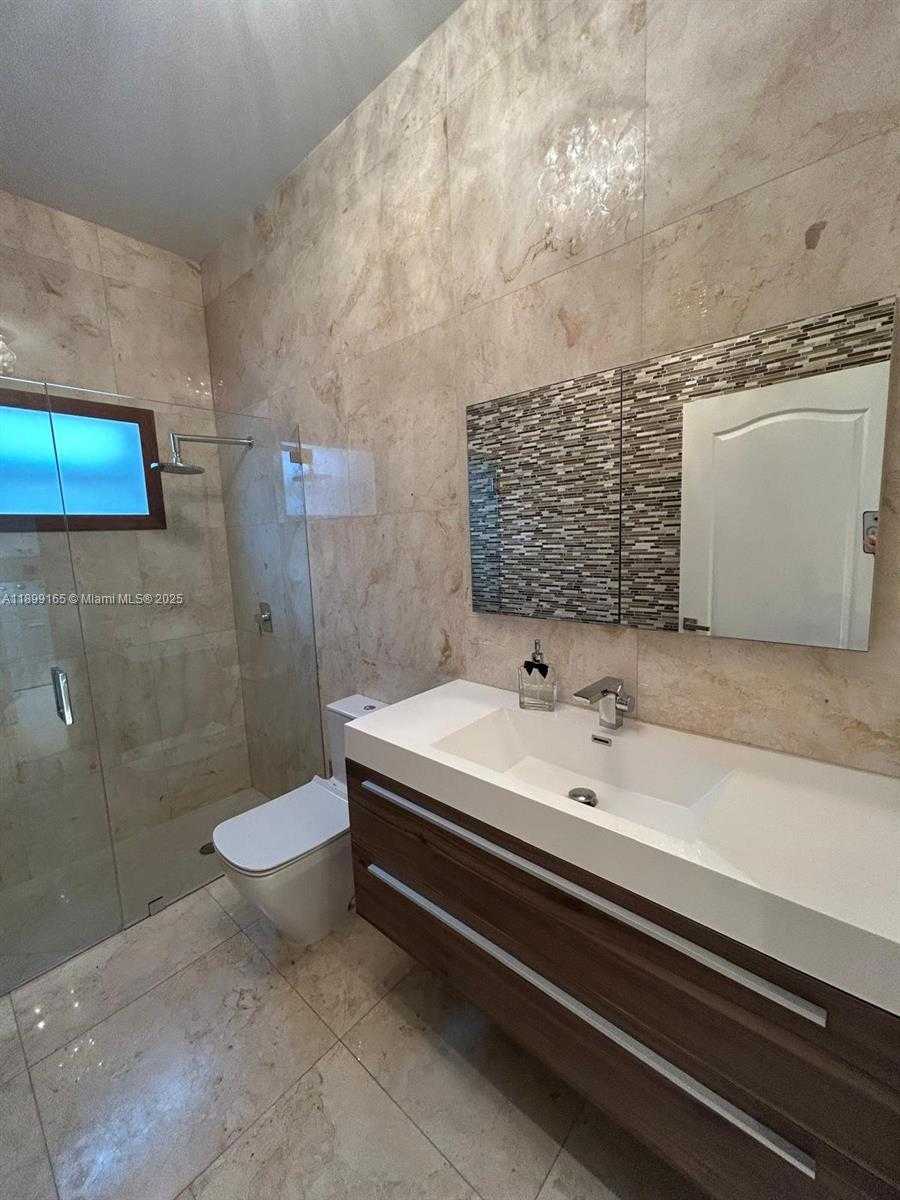 Small Image of 5926 NORTH WEST 110TH CT, Doral Number 40