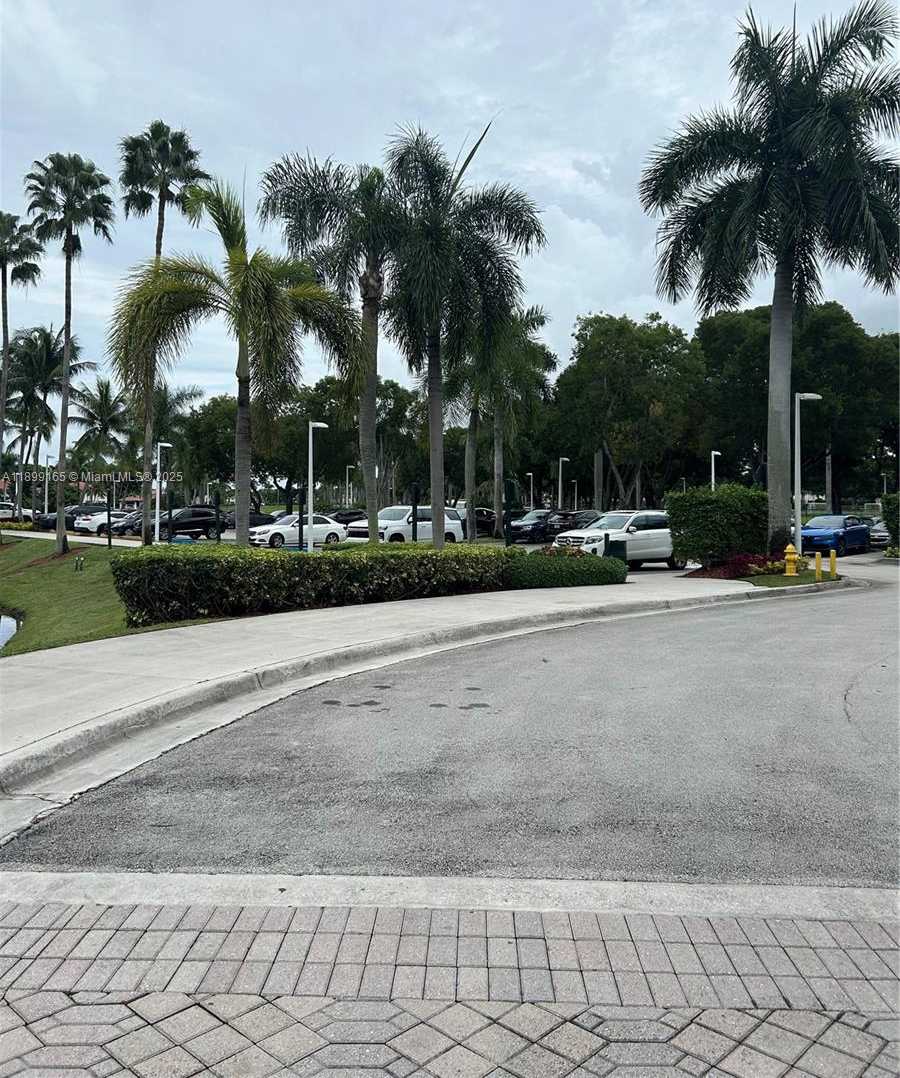 Small Image of 5926 NORTH WEST 110TH CT, Doral Number 66