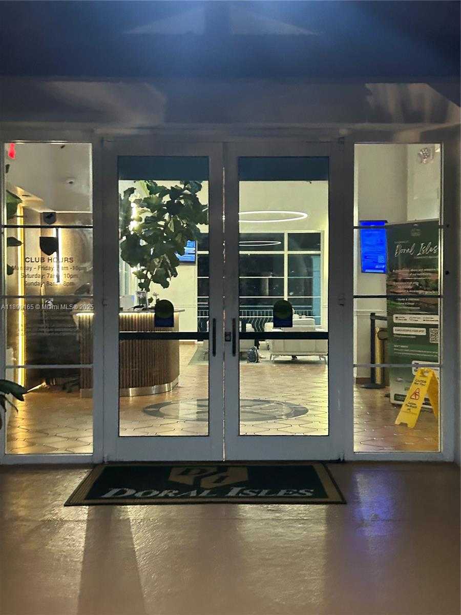 Small Image of 5926 NORTH WEST 110TH CT, Doral Number 70