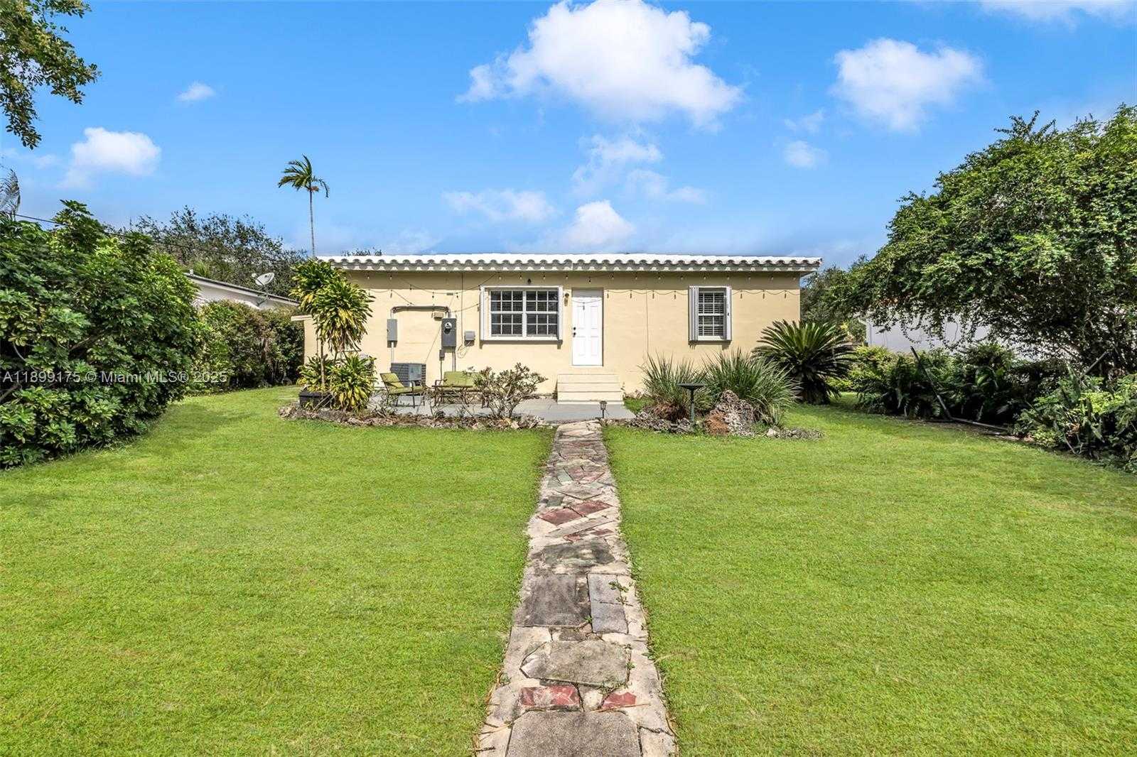 Small Image of 1860 NORTH EAST 157TH TER, North Miami Beach Number 31