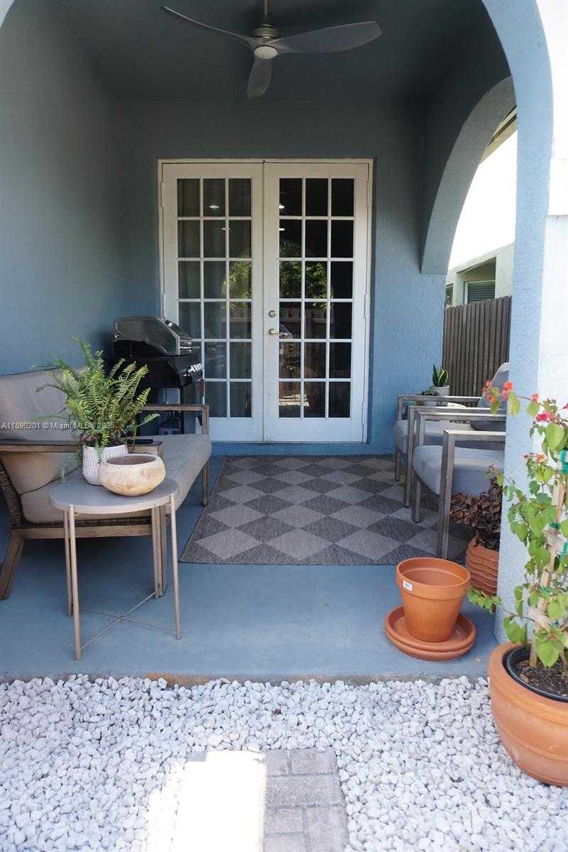 Small Image of 1139 NORTH EAST 3RD AVE, Fort Lauderdale Number 3