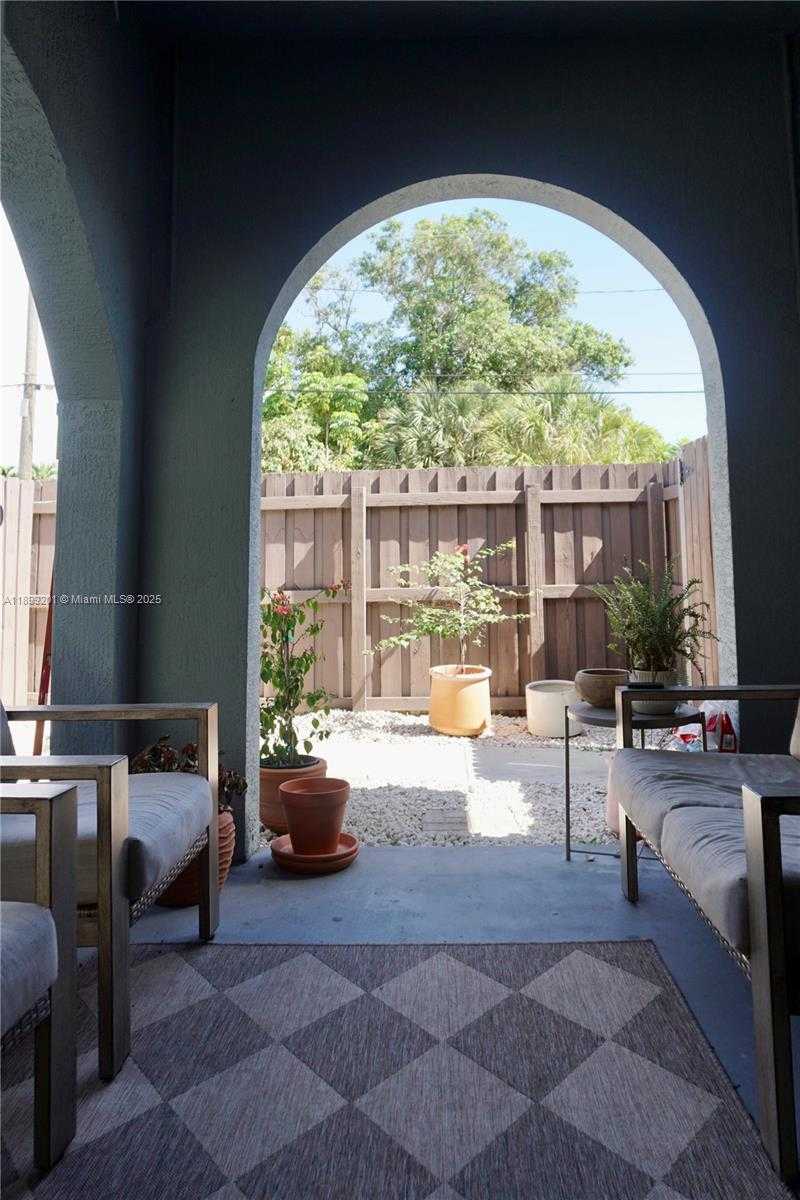 Small Image of 1139 NORTH EAST 3RD AVE, Fort Lauderdale Number 4