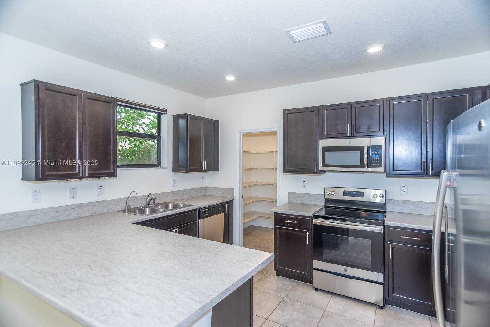 Small Image of 148 NORTH EAST 24TH AVE, Homestead Number 4