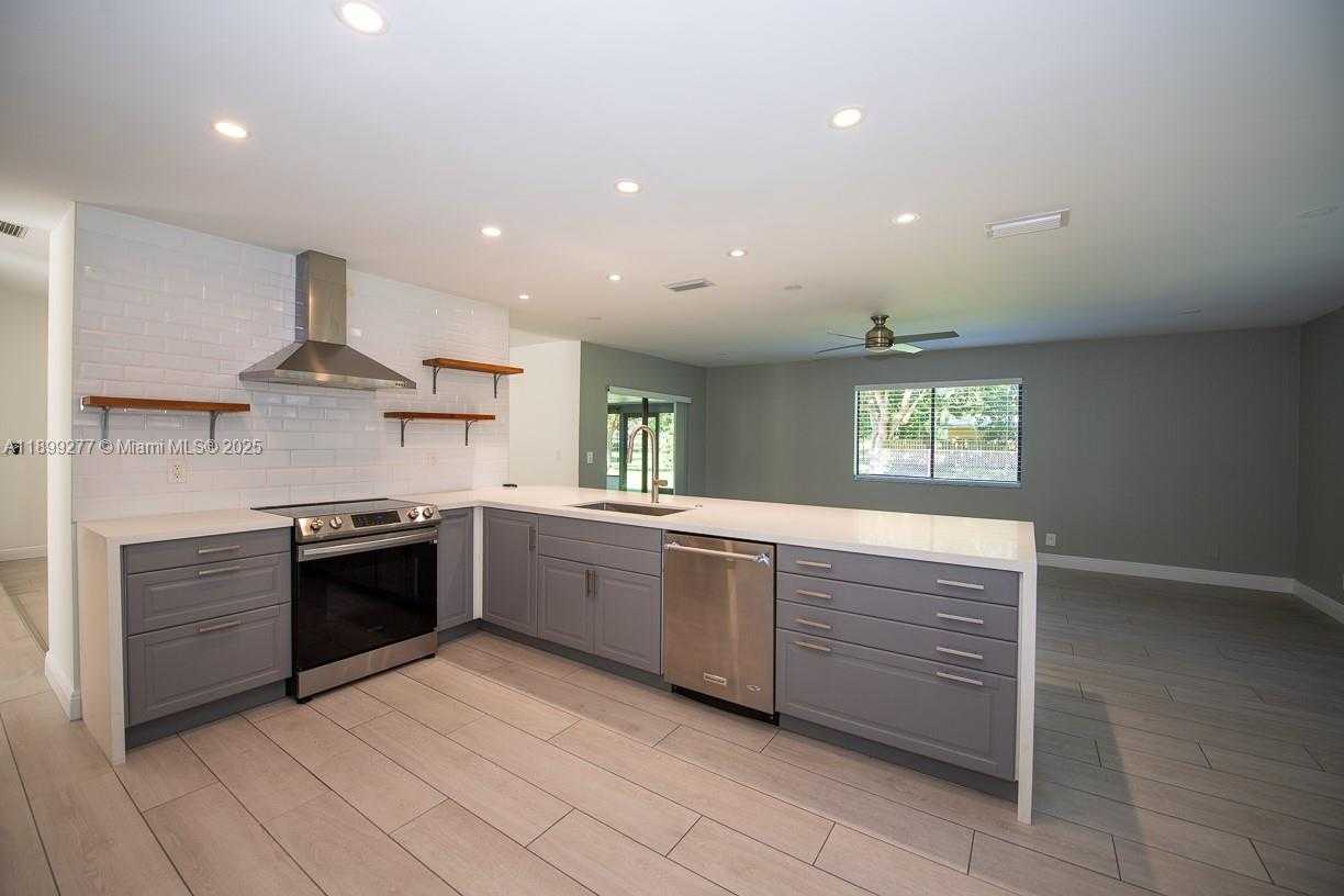 Small Image of 3904 WEST SAILBOAT DR, Cooper City Number 10