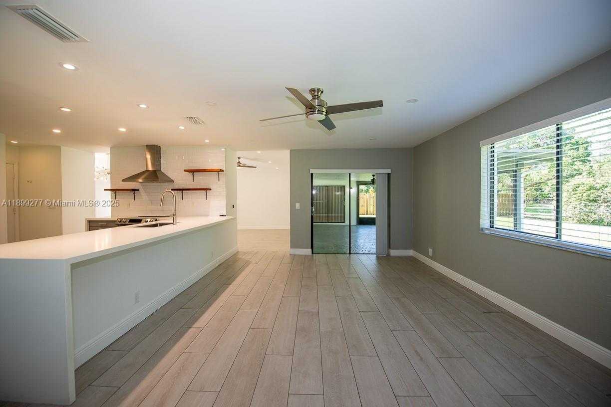 Small Image of 3904 WEST SAILBOAT DR, Cooper City Number 11